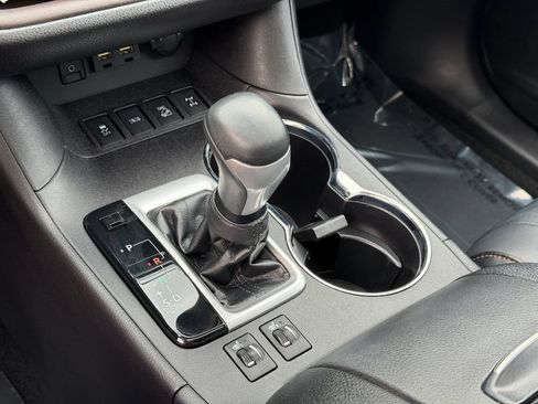 Used 2019 Toyota Highlander XLE AWD/4WD image 20