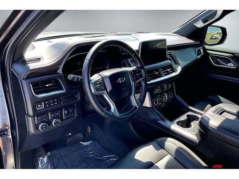Used 2024 Chevrolet Tahoe Z71 w/ Z71 Off-Road Package AWD/4WD image 14