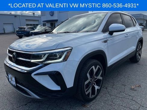 Certified 2023 Volkswagen Taos SEL image 2