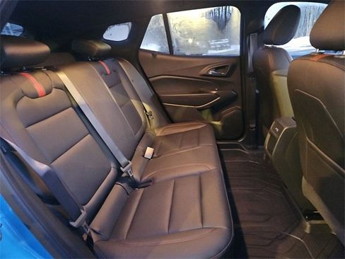 Certified 2025 Chevrolet Trax RS image 24