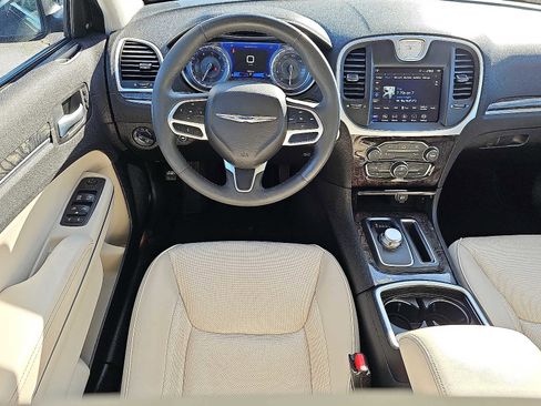 Used 2023 Chrysler 300 Touring L w/ Comfort Group image 12