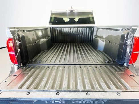 Used 2024 Toyota Tacoma TRD Off-Road AWD/4WD image 27