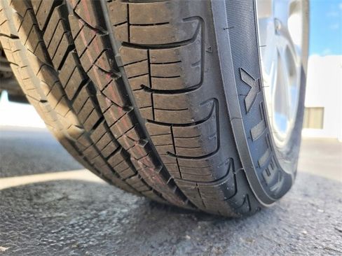 Certified 2022 Ford EcoSport SE image 18