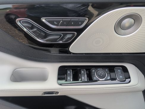 Used 2025 Lincoln Aviator Reserve w/ Equipment Group 201A AWD/4WD image 13