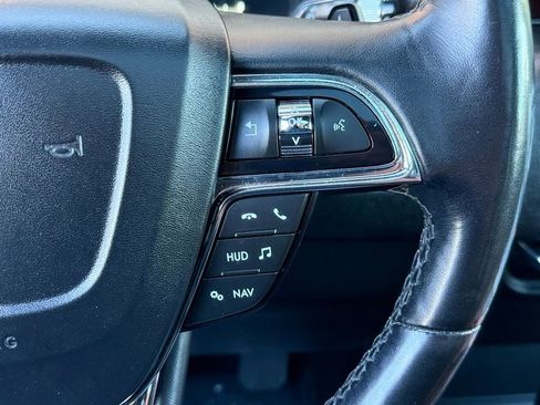 Used 2019 Lincoln Navigator Reserve AWD/4WD image 32