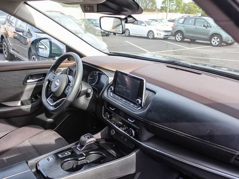 Used 2023 Nissan Rogue SV FWD image 21