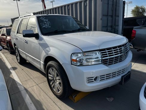 Used 2013 Lincoln Navigator 2WD image 5