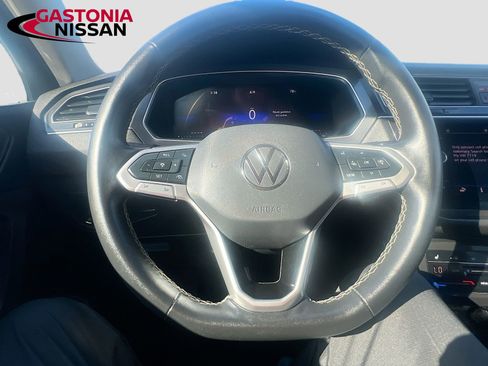 Used 2024 Volkswagen Tiguan SE image 14