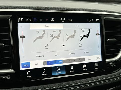 New 2026 Chrysler Pacifica Select w/ S Appearance Package image 18