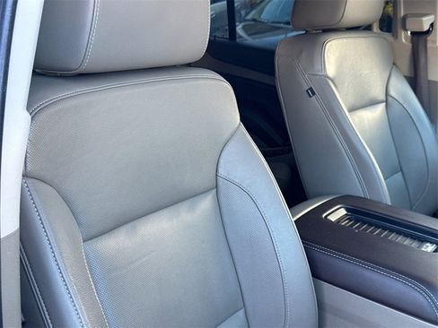 Used 2020 Chevrolet Suburban Premier image 13