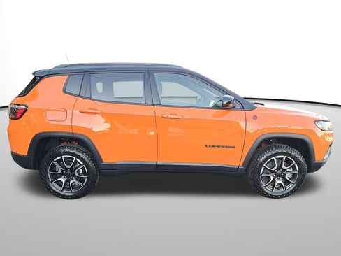 New 2026 Jeep Compass Trailhawk w/ Sun, Sound & Navigation Group image 4