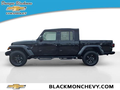 Used 2022 Jeep Gladiator Sport image 6