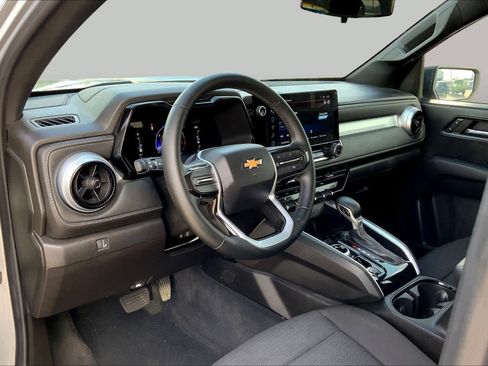 Used 2023 Chevrolet Colorado LT AWD/4WD image 17