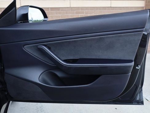 Used 2018 Tesla Model 3 Long Range RWD image 27