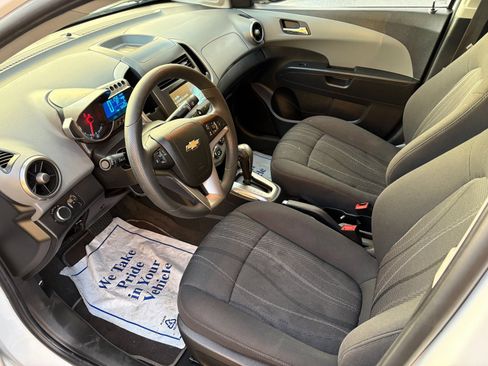 Used 2016 Chevrolet Sonic LT image 10