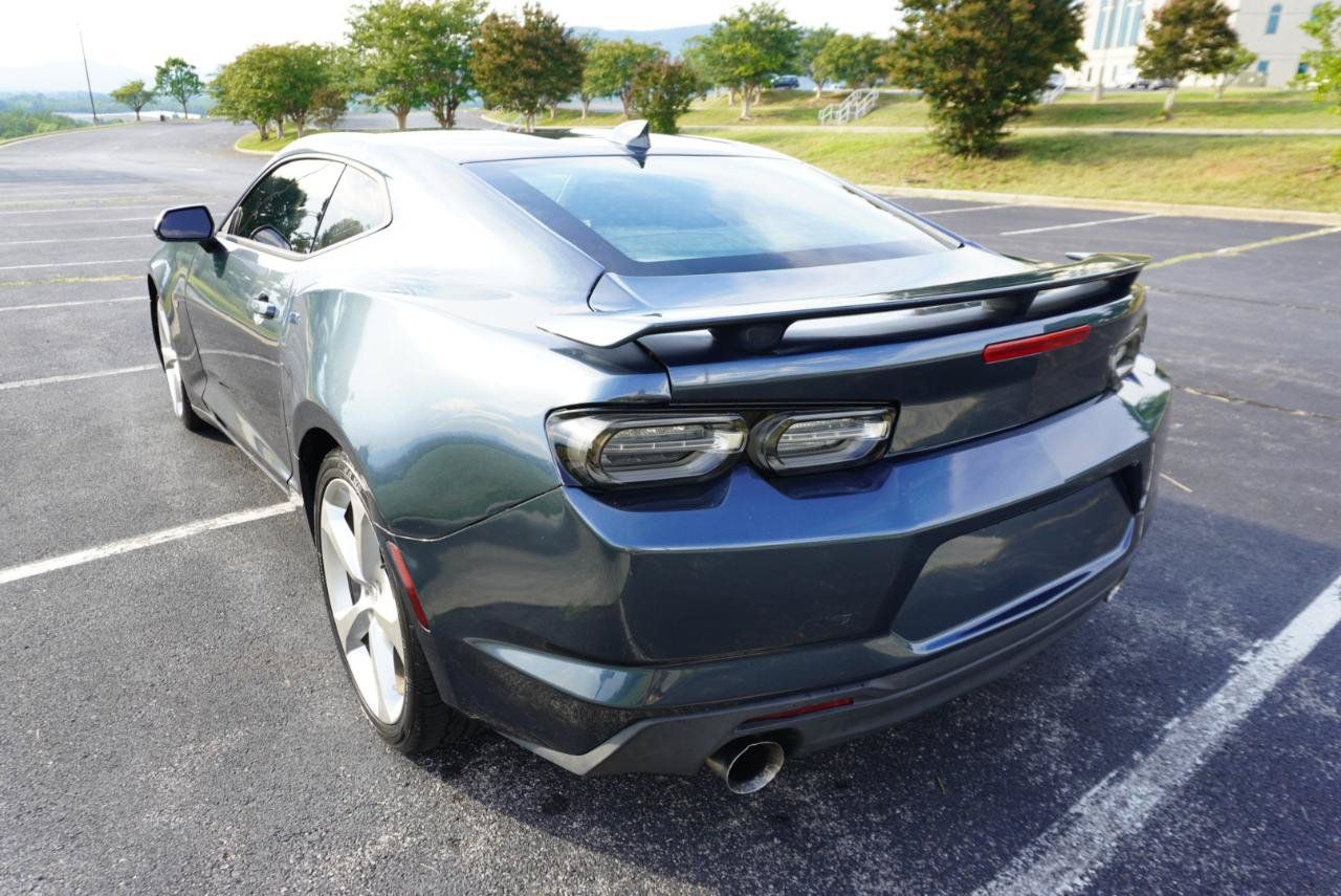 Used 2020 Chevrolet Camaro SS RWD image 8