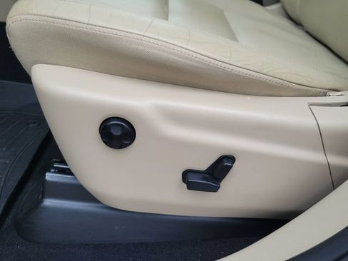 Used 2019 Jeep Grand Cherokee Limited RWD image 15