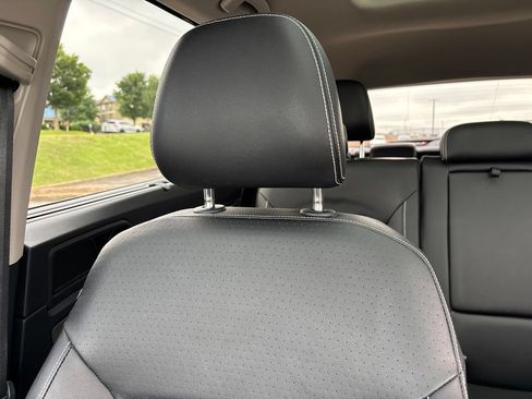 Certified 2023 Volkswagen Atlas SE w/ Panoramic Sunroof Package FWD image 24