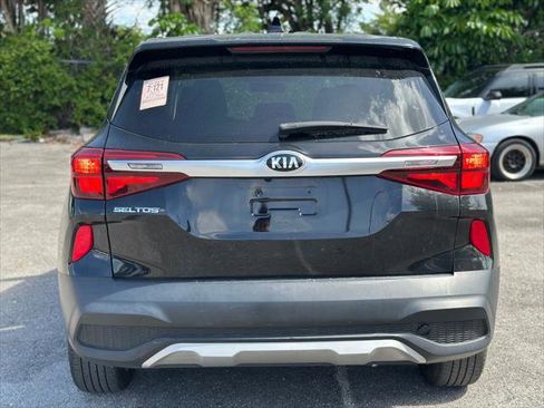 Used 2021 Kia Seltos LX AWD/4WD image 7