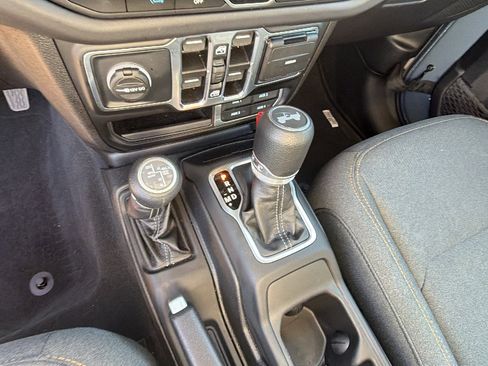 Used 2025 Jeep Wrangler Backcountry image 31