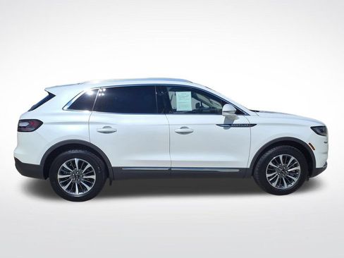 Used 2022 Lincoln Nautilus FWD w/ Premium Package image 10