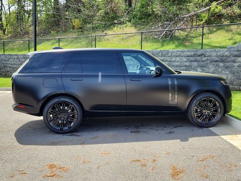 New 2026 Land Rover Range Rover Long Wheelbase Autobiography image 11