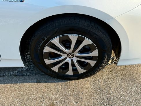 Used 2022 Toyota Prius Prime LE image 45