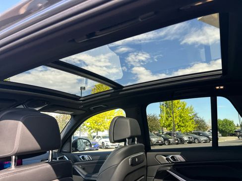 Used 2024 BMW X5 xDrive50e w/ M Sport Package AWD/4WD image 22