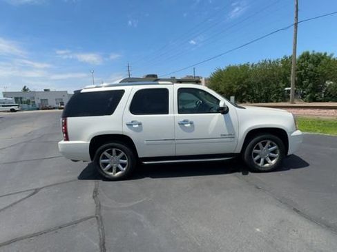 Used 2014 GMC Yukon Denali AWD/4WD image 9