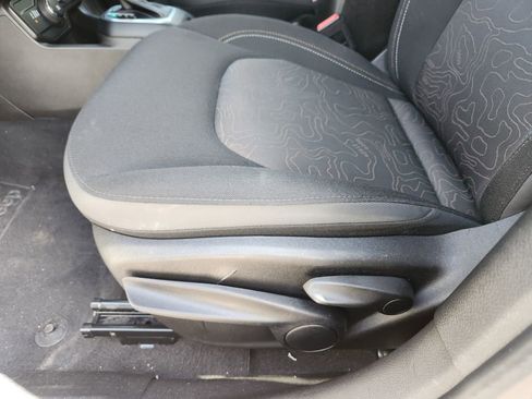 Used 2023 Jeep Renegade Latitude AWD/4WD image 16