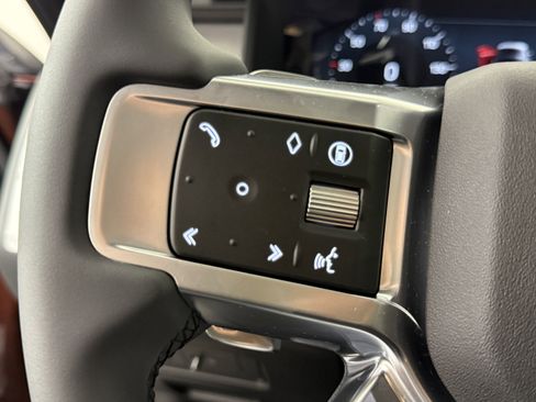 New 2026 Land Rover Discovery Limited Edition image 18