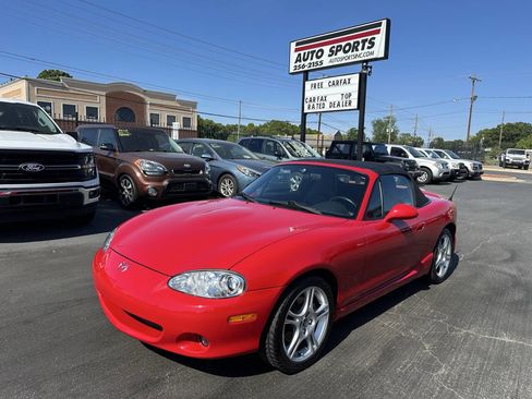 Used 2005 MAZDA MX-5 Miata w/ Convenience Pkg RWD image 1