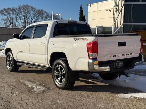 Used 2016 Toyota Tacoma SR5 image 6