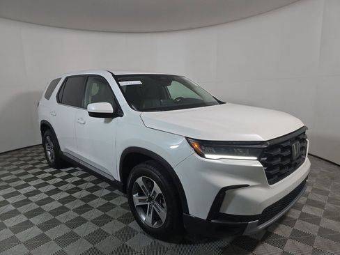 Used 2023 Honda Pilot EX-L image 3