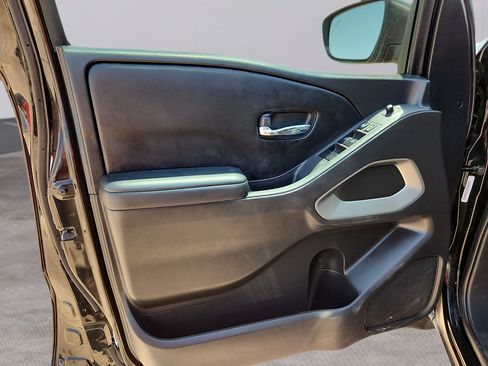 Used 2026 Nissan Frontier SV RWD image 11