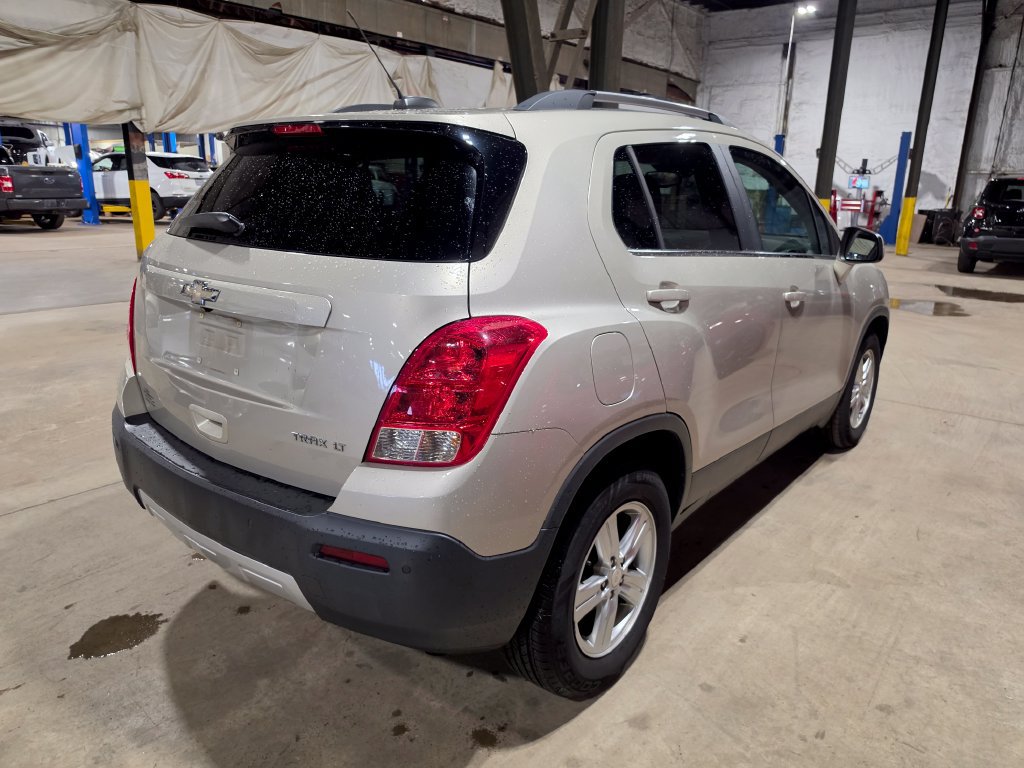 Used 2016 Chevrolet Trax LT w/ LT Convenience Package FWD image 2