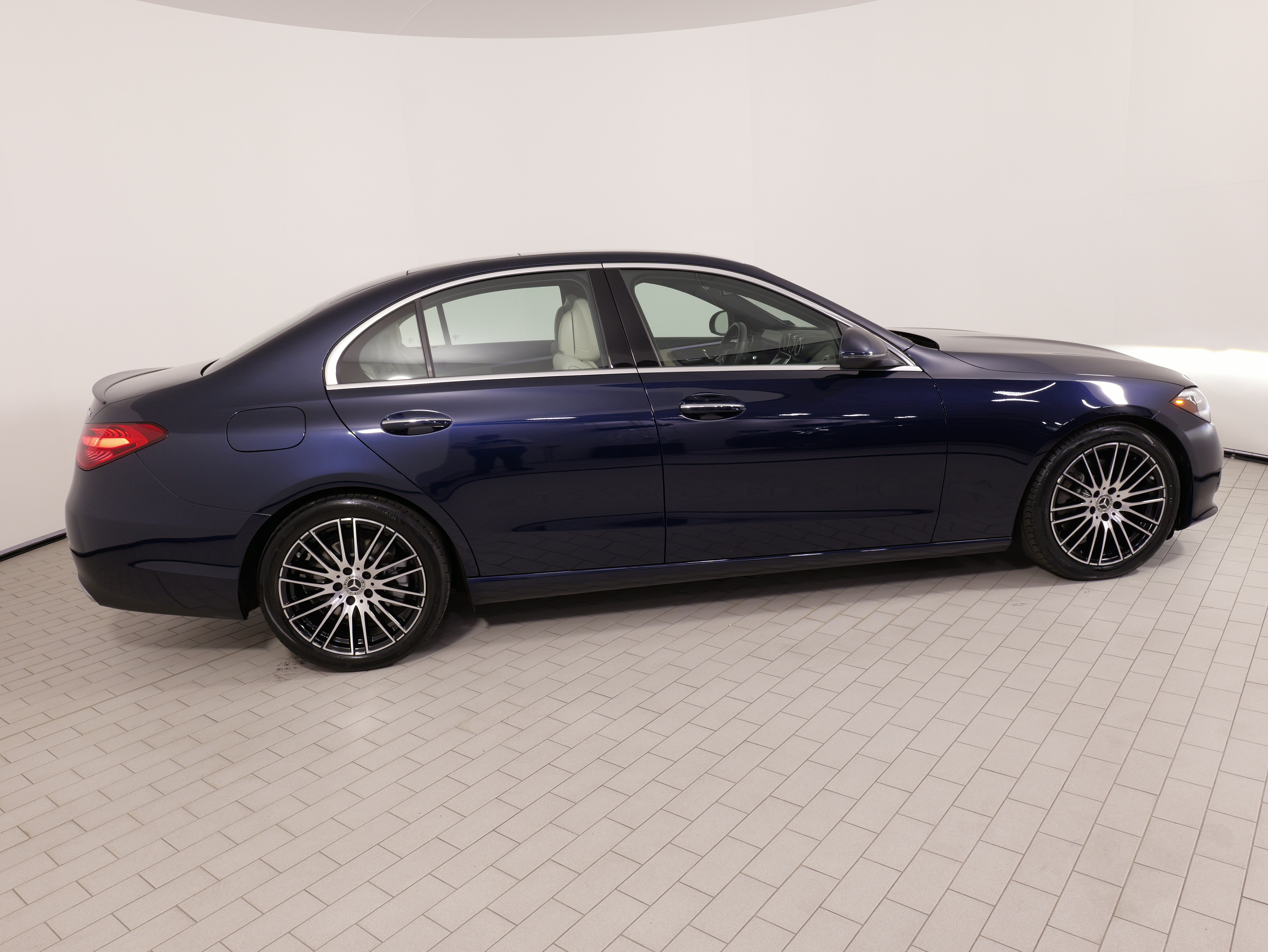 Used 2022 Mercedes-Benz C 300 4MATIC Sedan image 9