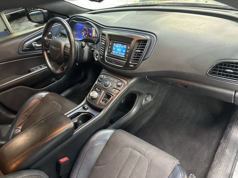Used 2015 Chrysler 200 S image 24