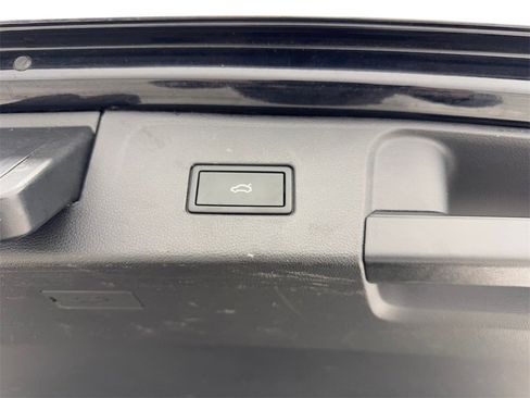 Used 2023 Volkswagen Atlas SE w/ Panoramic Sunroof Package image 82