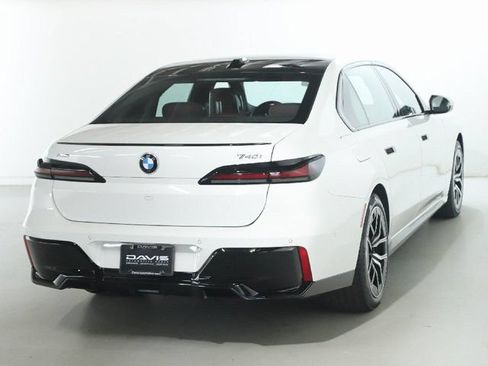 Used 2026 BMW 740i xDrive AWD/4WD image 9