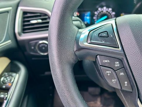 Used 2020 Ford Edge SEL w/ Convenience Package FWD image 16