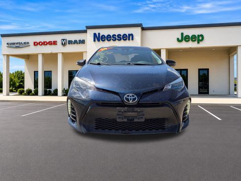 Used 2019 Toyota Corolla SE FWD image 2