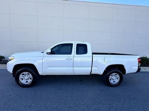 Used 2021 Toyota Tacoma SR w/ SR Convenience Package image 25