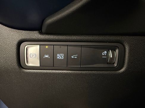 Used 2024 Chevrolet Equinox EV LT FWD image 15