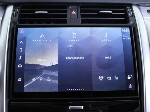 New 2026 Land Rover Discovery Limited Edition image 20