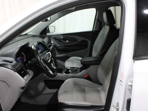 Used 2023 GMC Terrain SLT AWD/4WD image 3