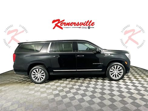 Used 2023 GMC Yukon XL Denali image 8