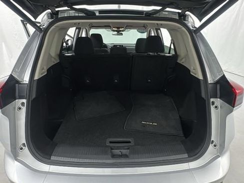 Certified 2025 Nissan Rogue SV AWD/4WD image 15