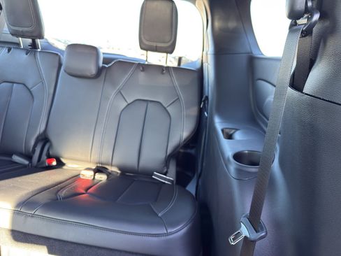 New 2026 Chrysler Pacifica Select FWD image 33