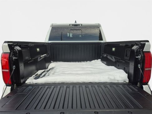 Used 2024 Toyota Tacoma TRD Sport w/ TRD Sport Upgrade Package image 22